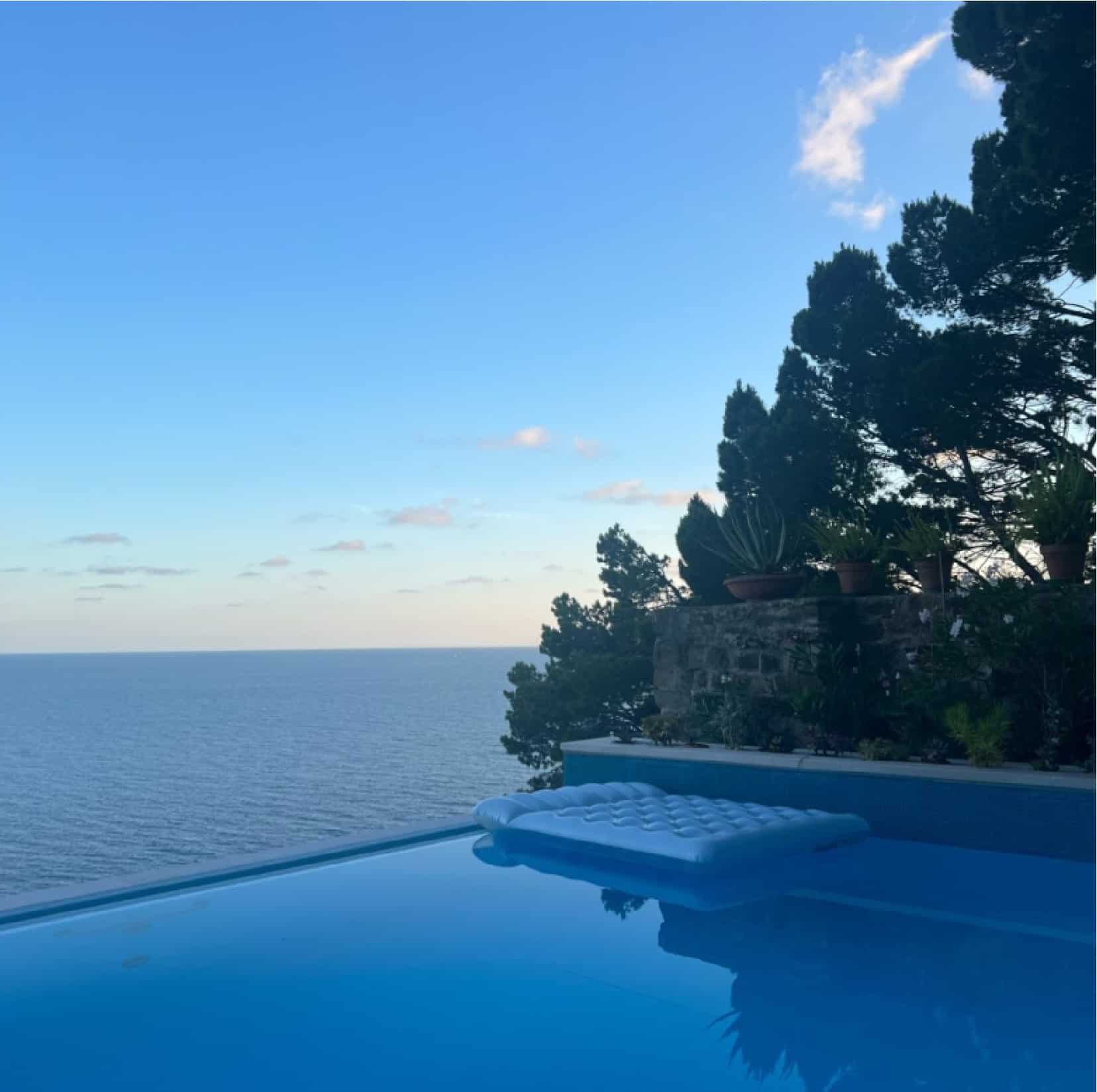 Infinity pool